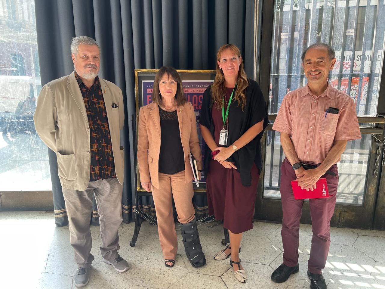 Fotografía 1 — Alejandra Mizala visita el Departamento de Música para conversar con su comunidad