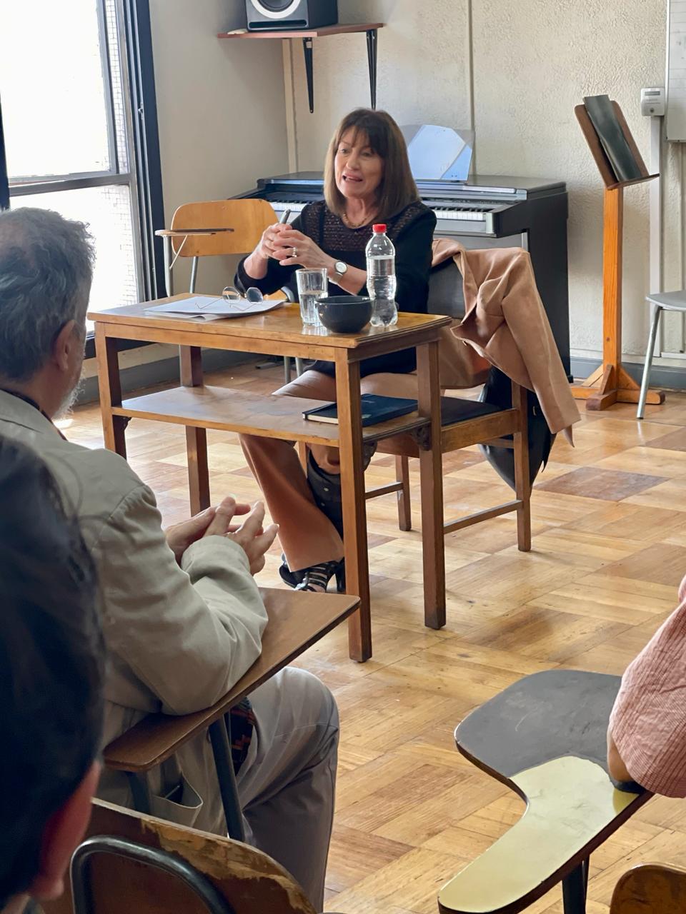 Fotografía 5 — Alejandra Mizala visita el Departamento de Música para conversar con su comunidad
