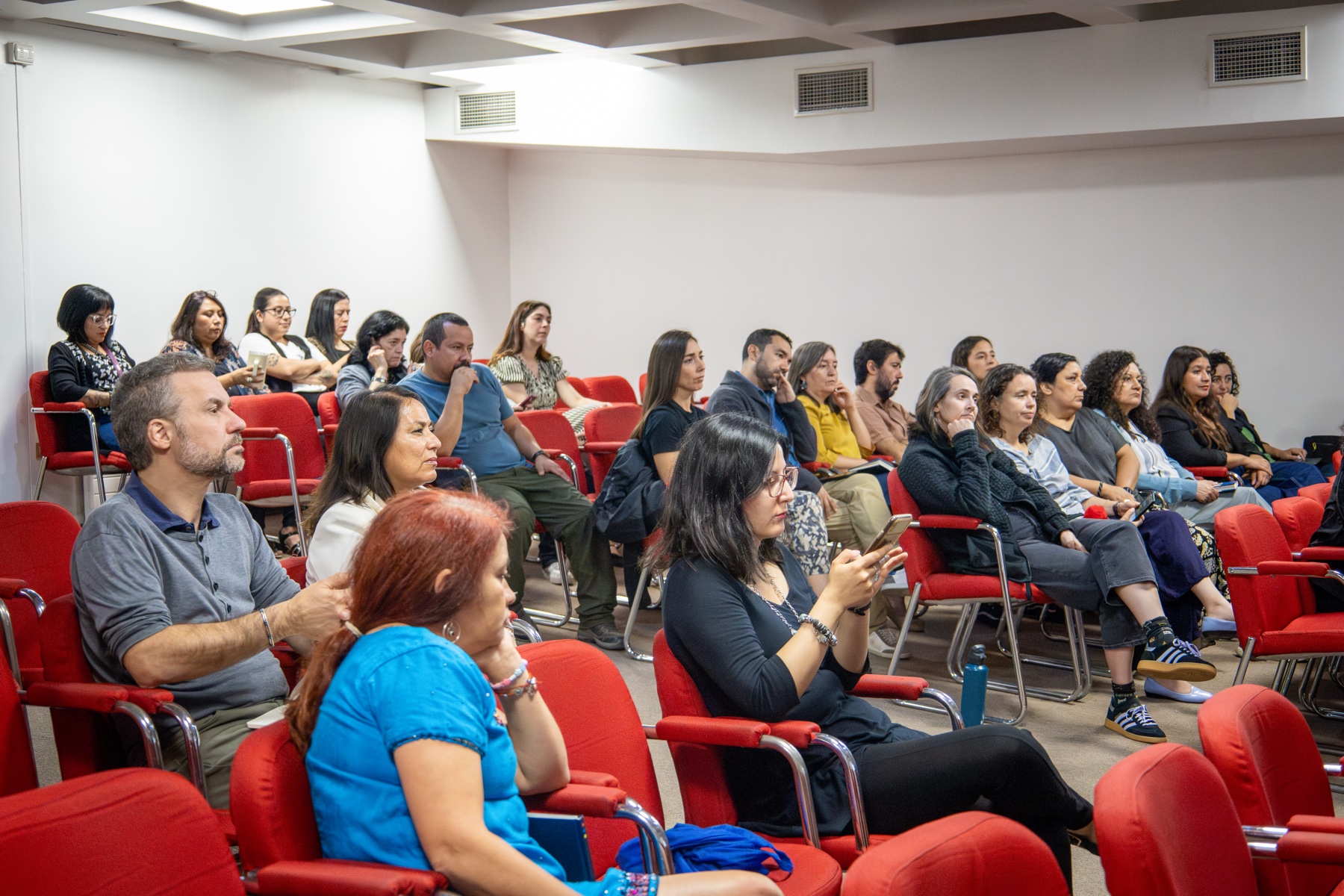 Fotografía 2 — Alejandra Mizala se reunió con la comunidad de la Facultad de Ciencias Sociales (FACSO) de la Universidad de Chile