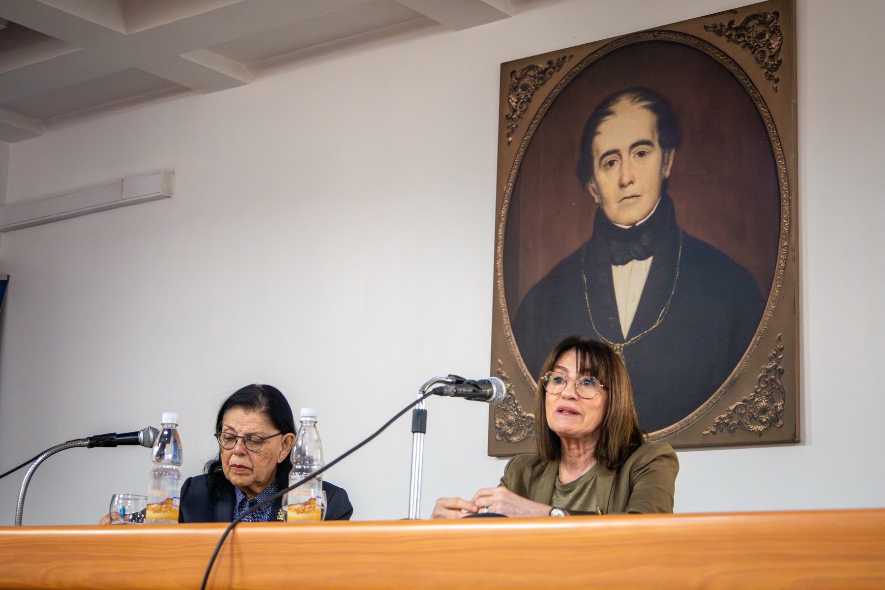 Fotografía 3 — Alejandra Mizala se reunió con la comunidad de la Facultad de Ciencias Sociales (FACSO) de la Universidad de Chile