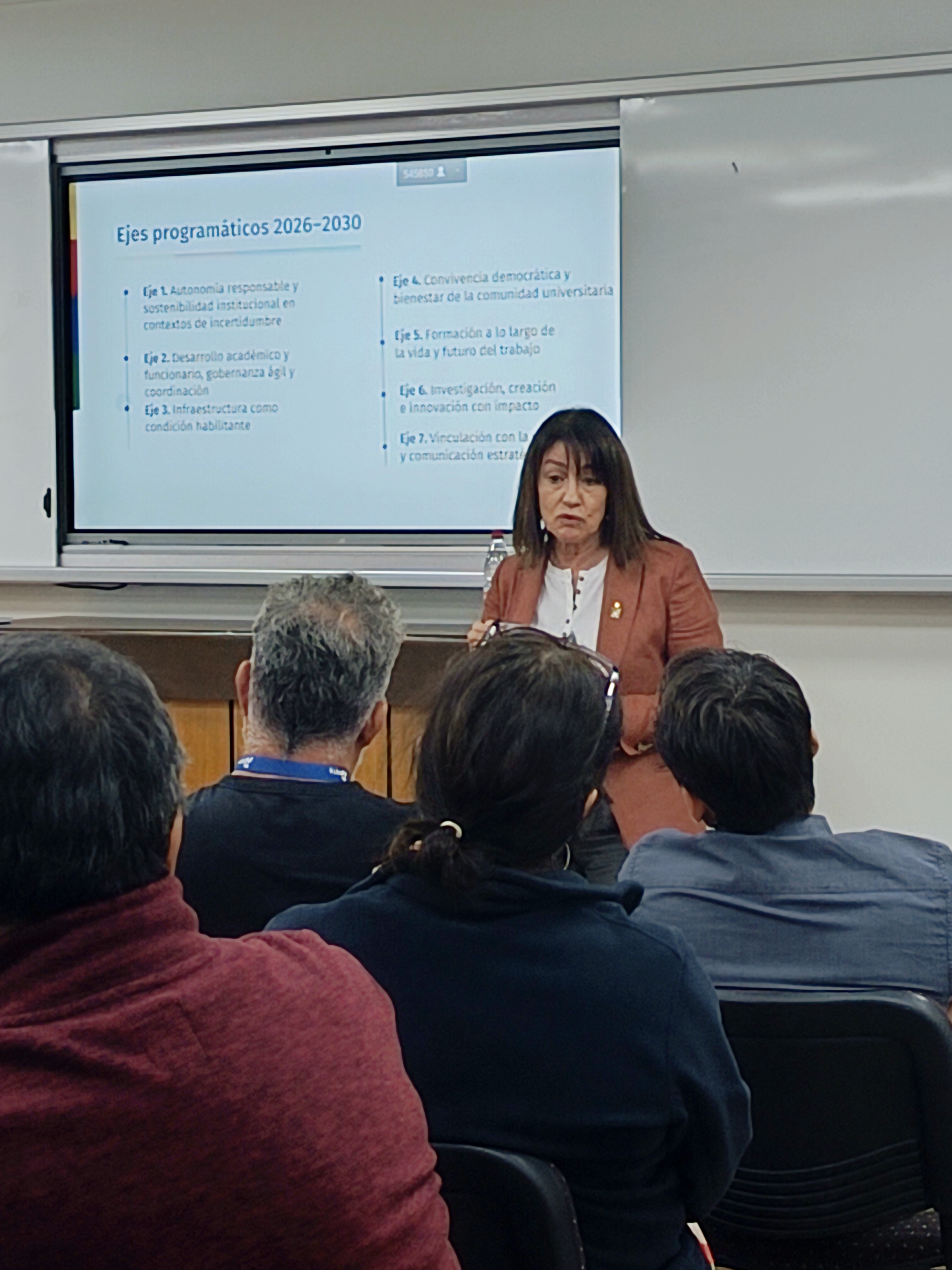 Fotografía 3 — Alejandra Mizala se reunió con la comunidad del INTA de la Universidad de Chile