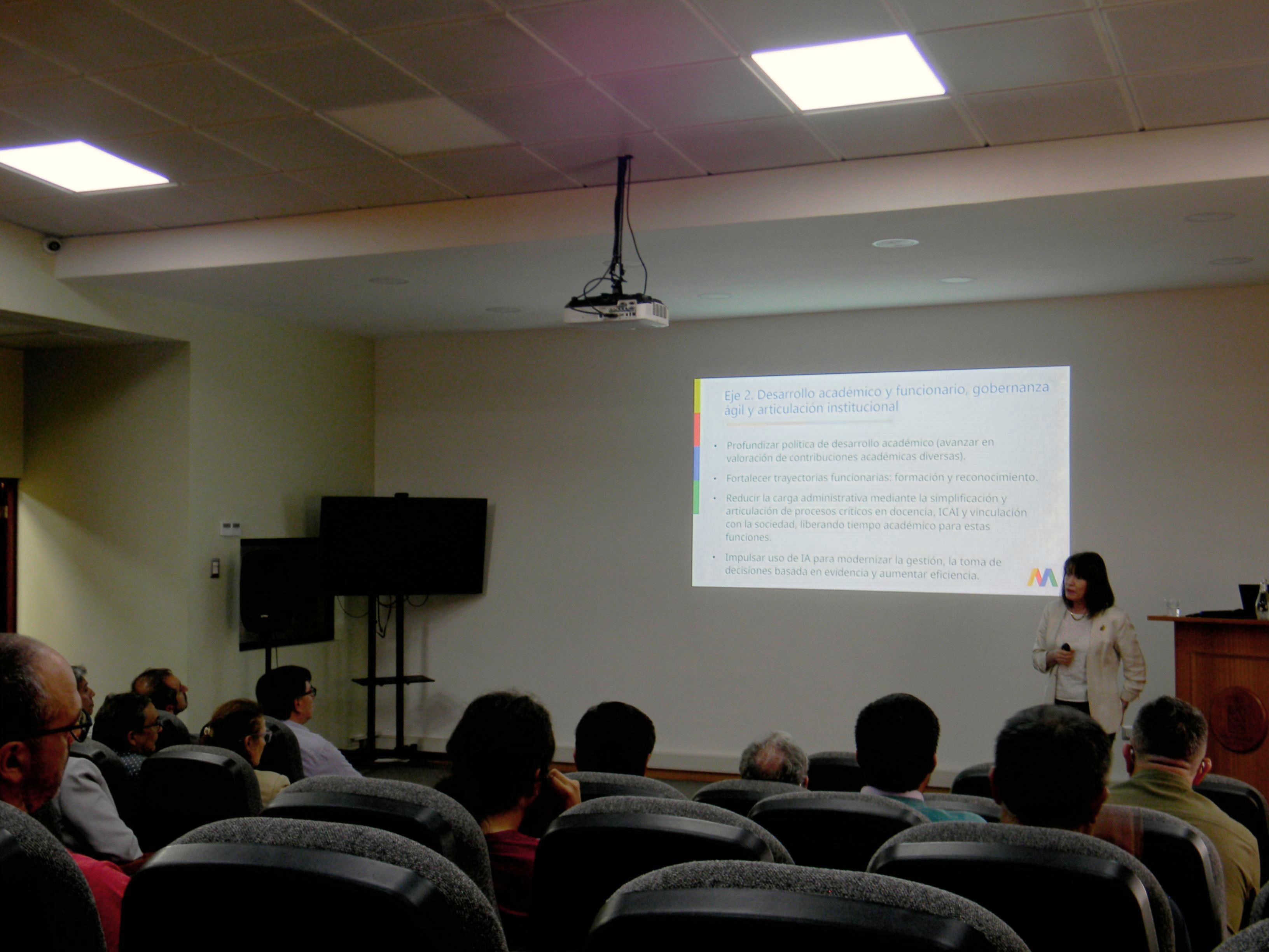 Fotografía 2 — Alejandra Mizala se reunió con la comunidad de la Facultad de Ingeniería Forestal de la Universidad de Chile