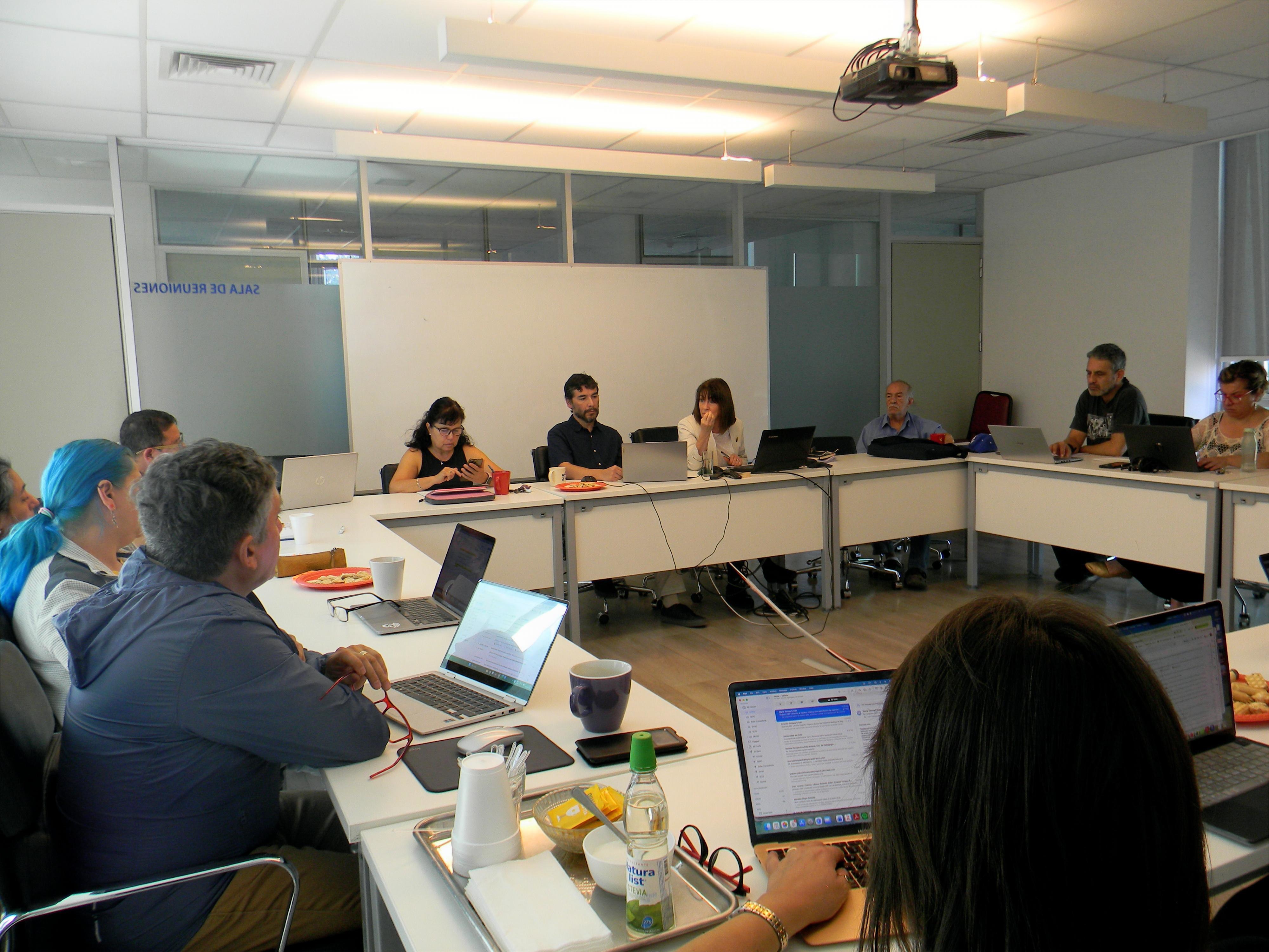 Fotografía 2 — Alejandra Mizala abordó la formación docente en encuentro con el Departamento de Estudios Pedagógicos de la Universidad de Chile