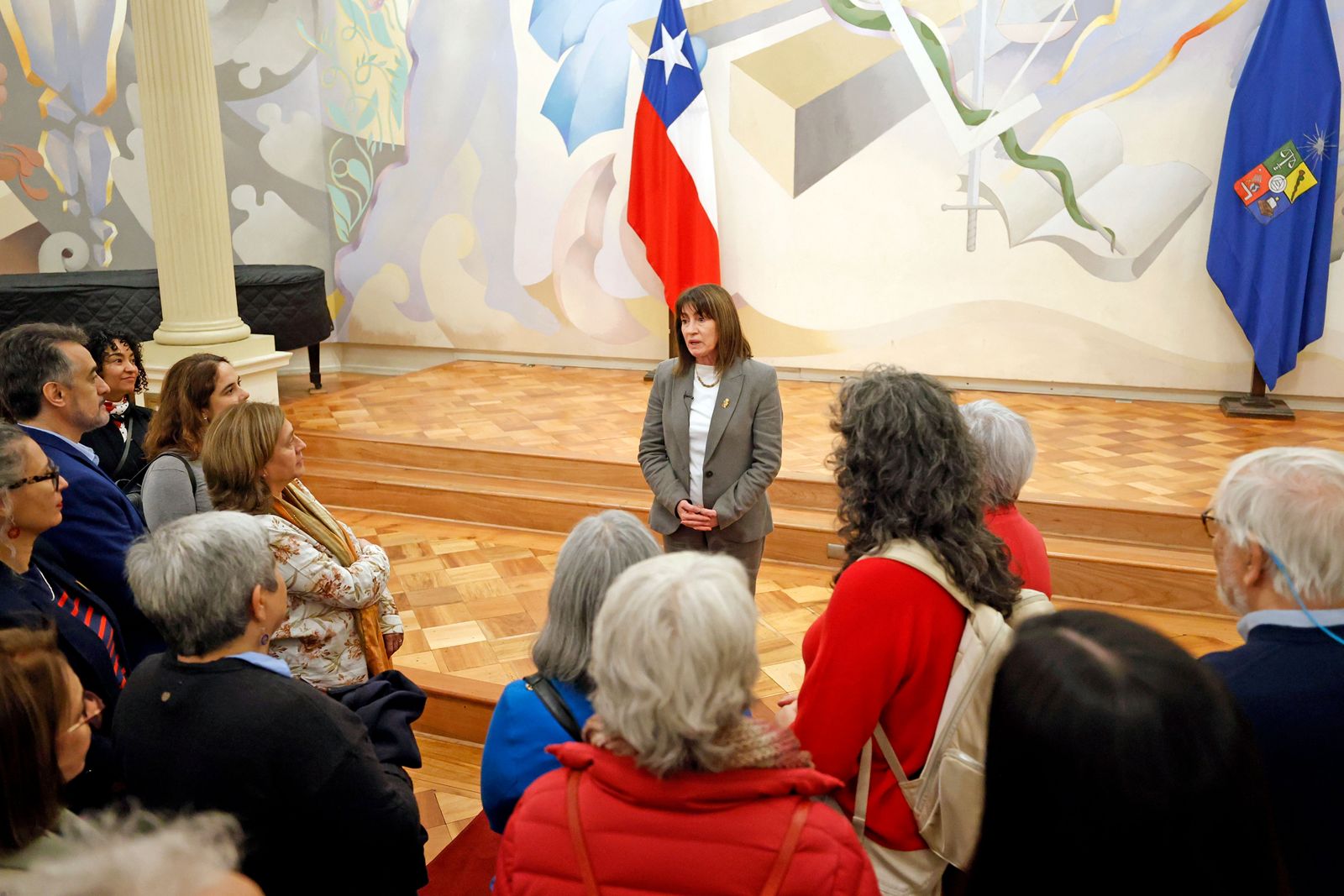 Fotografía 7 — Profesora Alejandra Mizala formaliza su candidatura a Rectora con el respaldo de 443 académicas y académicos de la Universidad de Chile