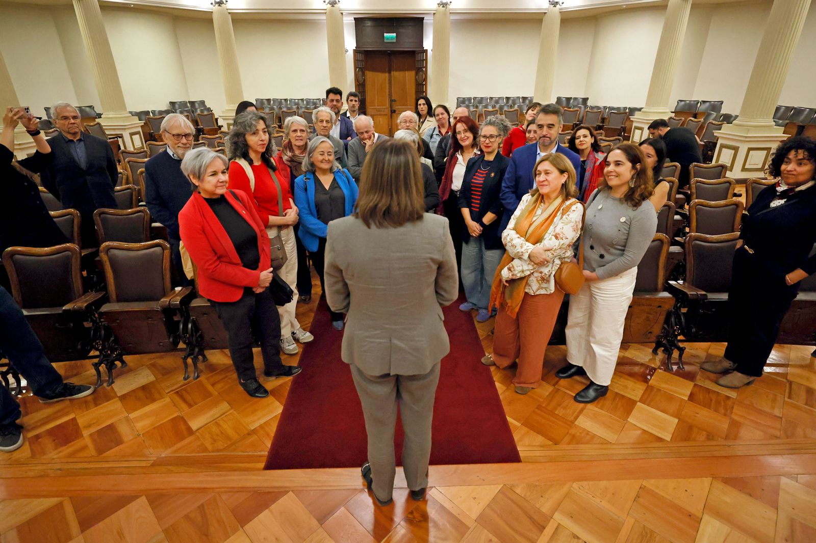 Fotografía 8 — Profesora Alejandra Mizala formaliza su candidatura a Rectora con el respaldo de 443 académicas y académicos de la Universidad de Chile